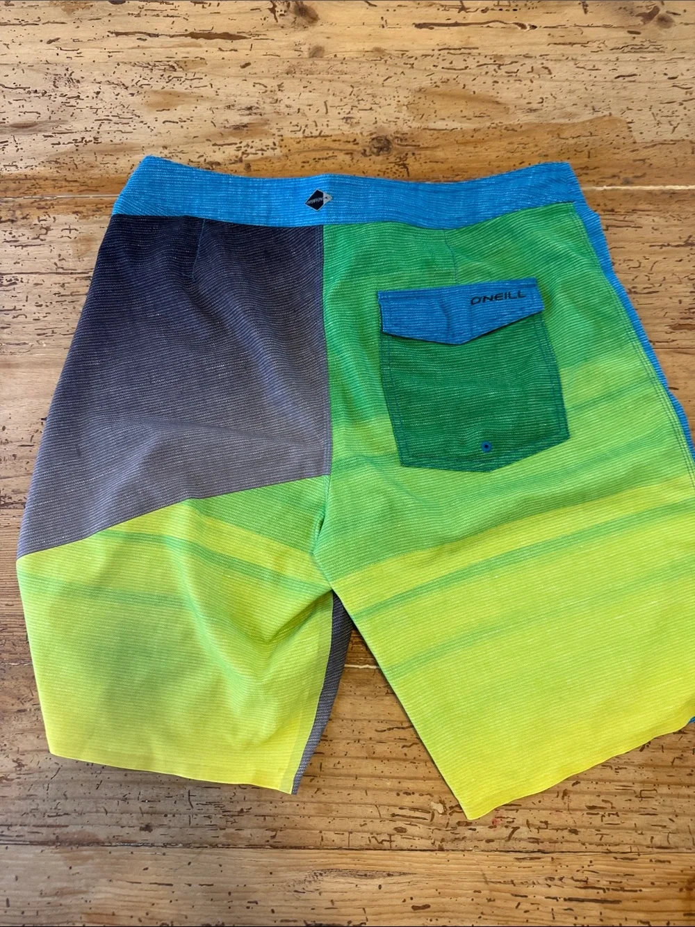 O’Neill Men's Blue & Yellow Colorblock Swim Trunks